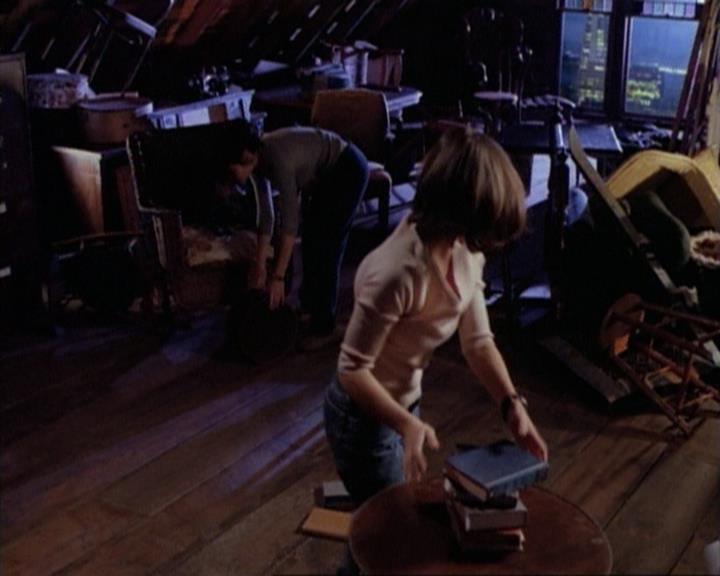 Charmed-Online-dot-net_115IsThereAWoogyInTheHouse2302.jpg