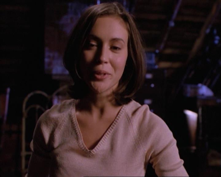Charmed-Online-dot-net_115IsThereAWoogyInTheHouse2330.jpg