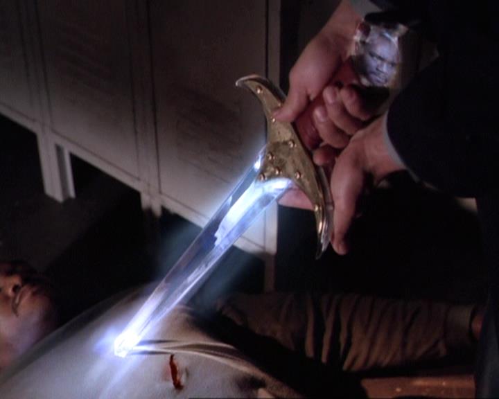 Charmed-Online-dot-net_116WichPrueIsItAnyway0078.jpg