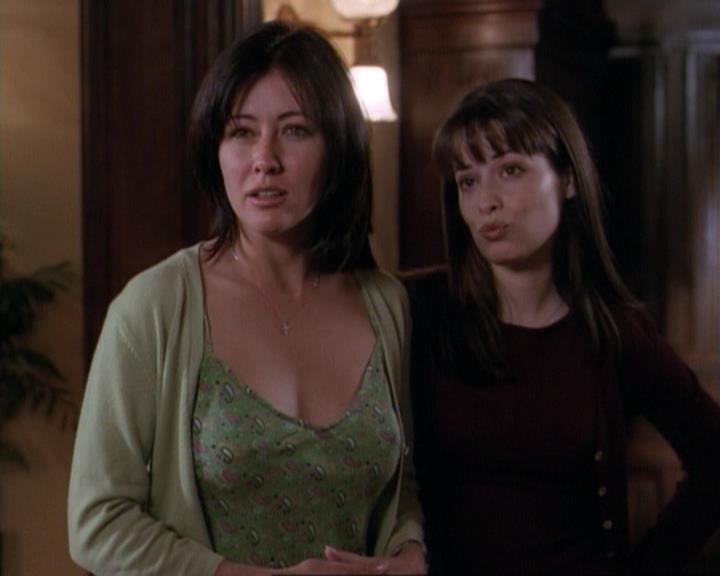 Charmed-Online-dot-net_116WichPrueIsItAnyway0139.jpg