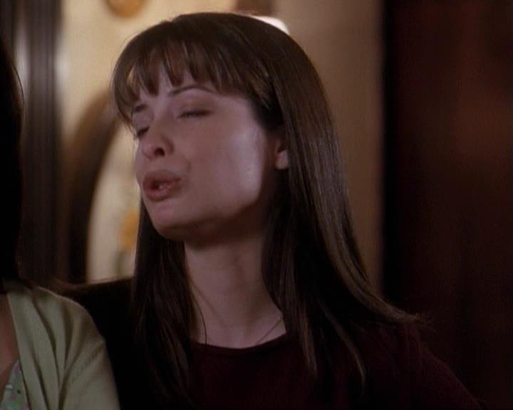 Charmed-Online-dot-net_116WichPrueIsItAnyway0146.jpg