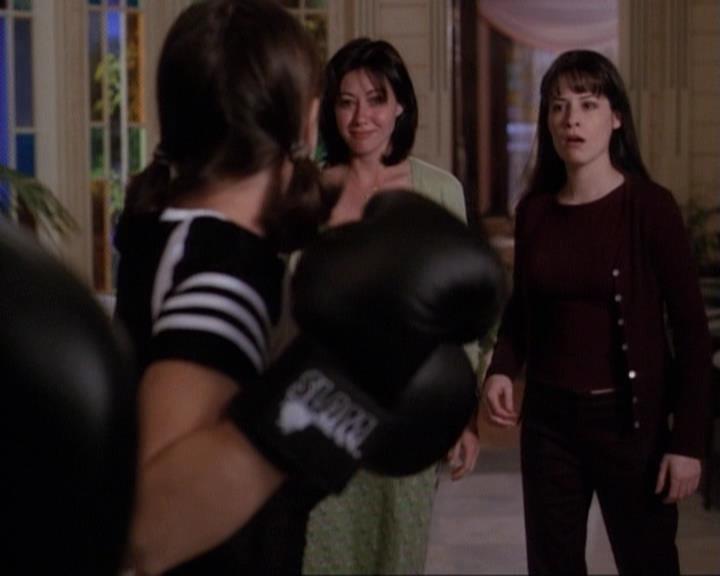 Charmed-Online-dot-net_116WichPrueIsItAnyway0165.jpg