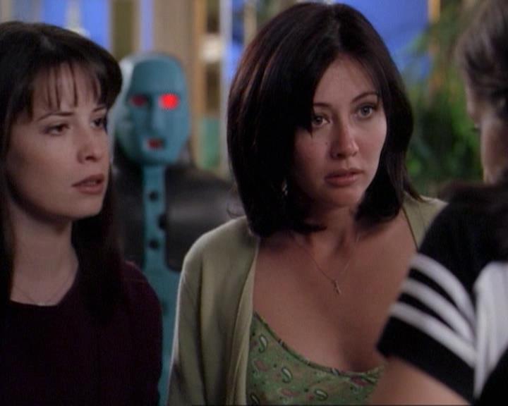 Charmed-Online-dot-net_116WichPrueIsItAnyway0234.jpg