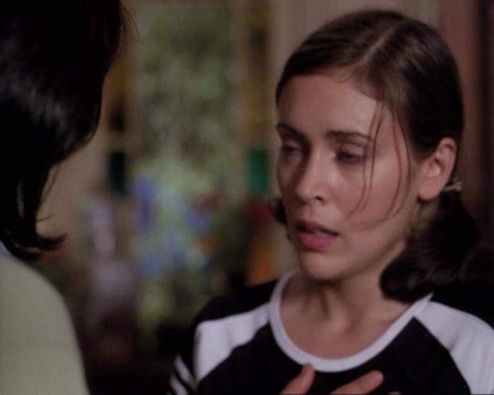 Charmed-Online-dot-net_116WichPrueIsItAnyway0241.jpg