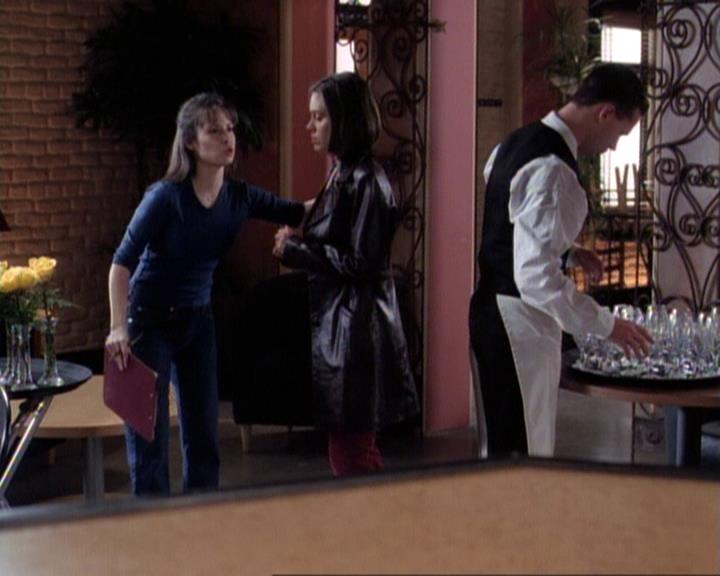 Charmed-Online-dot-net_116WichPrueIsItAnyway0517.jpg