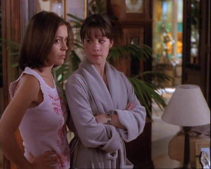 Charmed-Online-dot-net_116WichPrueIsItAnyway1020.jpg