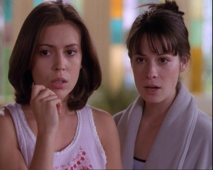 Charmed-Online-dot-net_116WichPrueIsItAnyway1120.jpg