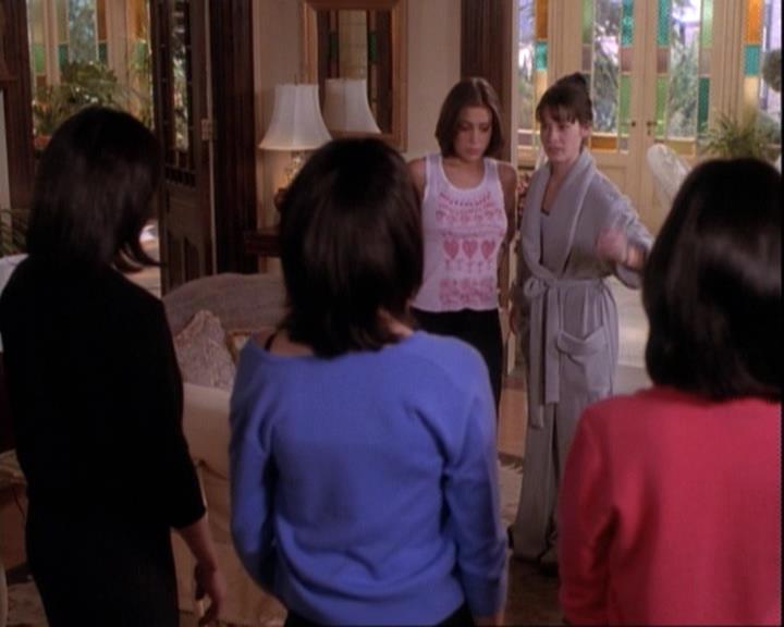 Charmed-Online-dot-net_116WichPrueIsItAnyway1150.jpg