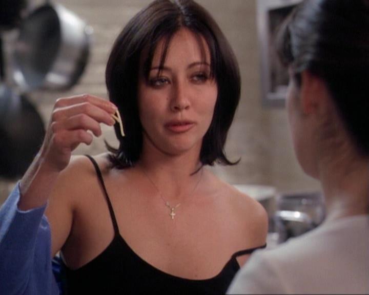 Charmed-Online-dot-net_116WichPrueIsItAnyway1430.jpg Charmed-Online-dot-net_116WichPrueIsItAnyway1430.jpg