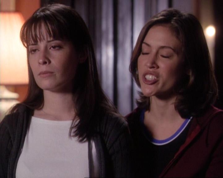 Charmed-Online-dot-net_116WichPrueIsItAnyway1851.jpg