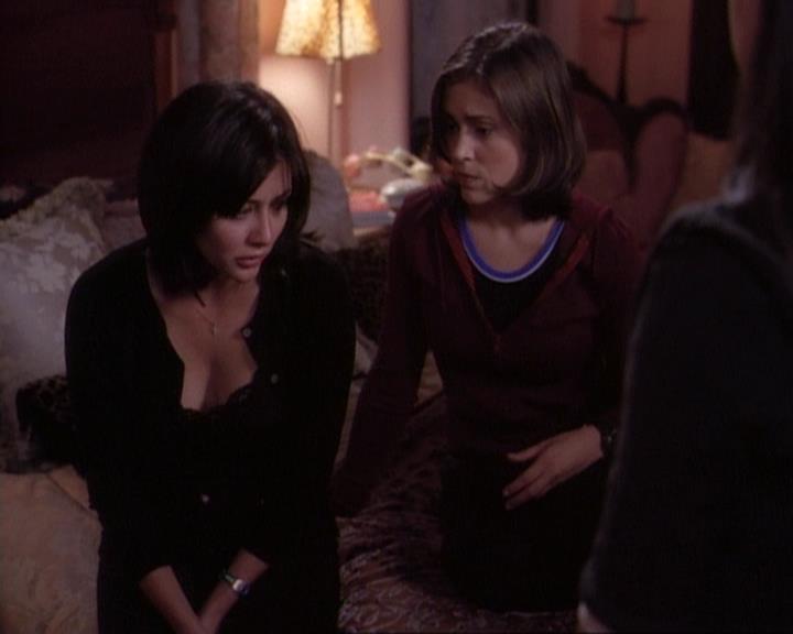Charmed-Online-dot-net_116WichPrueIsItAnyway1911.jpg