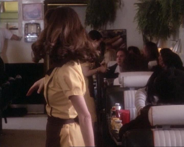 Charmed-Online-dot-net_117That70sEpisode0703.jpg