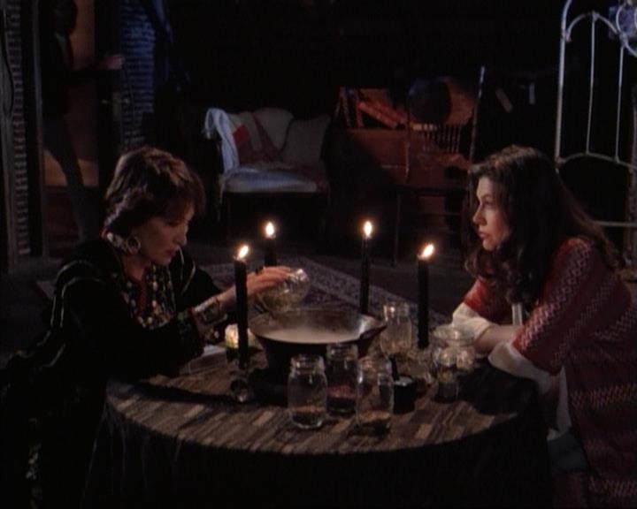 Charmed-Online-dot-net_117That70sEpisode1969.jpg Charmed-Online-dot-net_117That70sEpisode1969.jpg