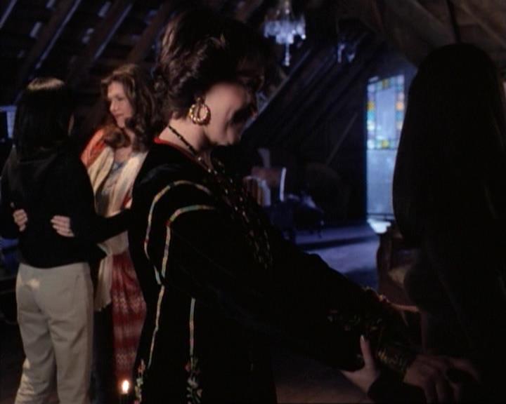 Charmed-Online-dot-net_117That70sEpisode2003.jpg