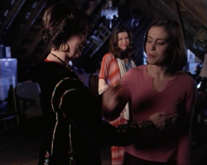 Charmed-Online-dot-net_117That70sEpisode2012.jpg