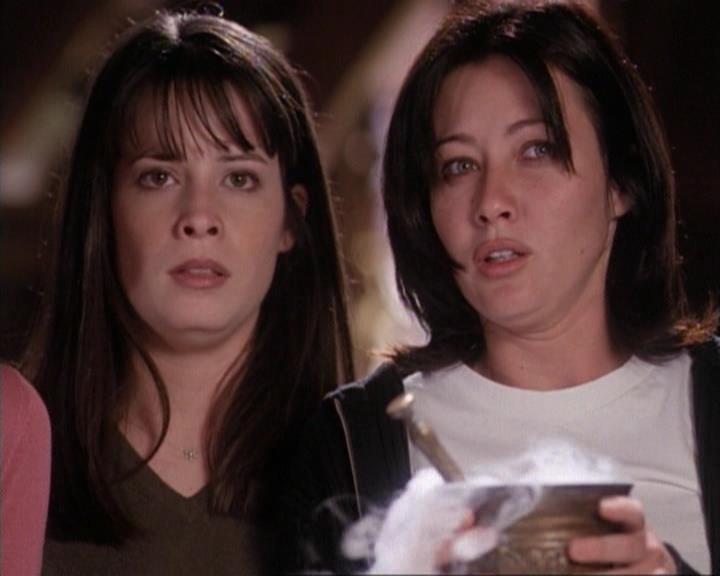 Charmed-Online-dot-net_117That70sEpisode2310.jpg