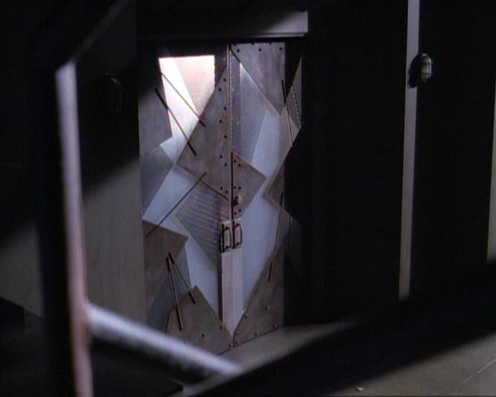 Charmed-Online-dot-net_118WhenBadWarlocksTurnGood0295.jpg
