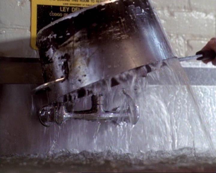 Charmed-Online-dot-net_118WhenBadWarlocksTurnGood0898.jpg