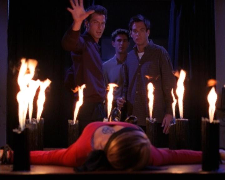 Charmed-Online-dot-net_118WhenBadWarlocksTurnGood1308.jpg