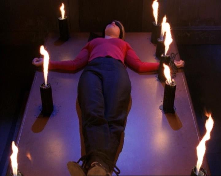 Charmed-Online-dot-net_118WhenBadWarlocksTurnGood1319.jpg