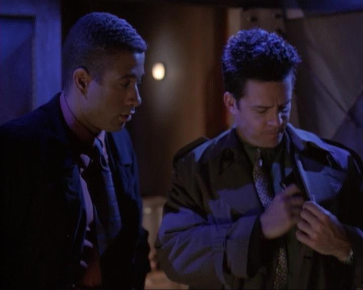 Charmed-Online-dot-net_118WhenBadWarlocksTurnGood1449.jpg