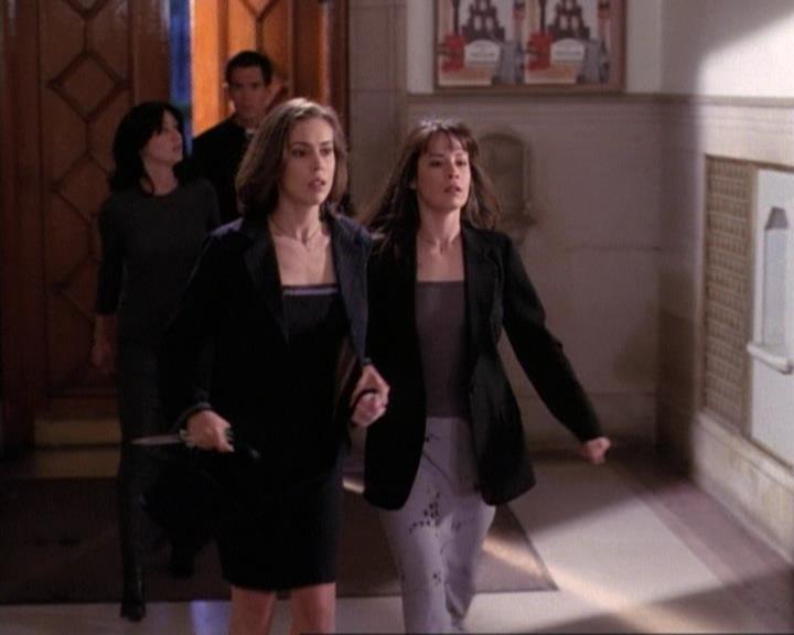 Charmed-Online-dot-net_118WhenBadWarlocksTurnGood2093.jpg