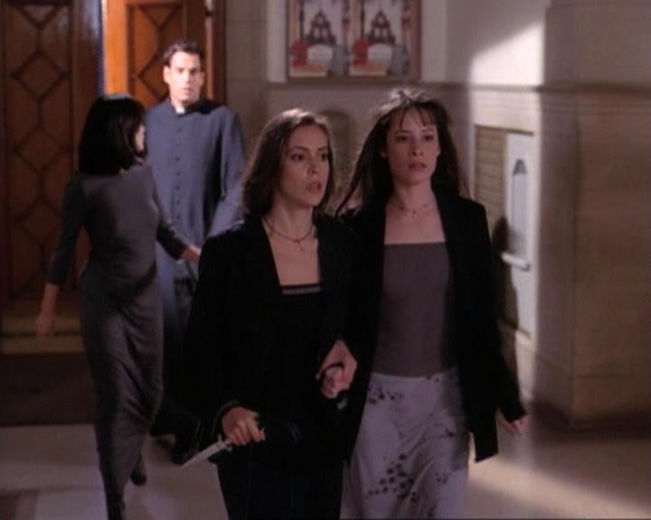 Charmed-Online-dot-net_118WhenBadWarlocksTurnGood2094.jpg