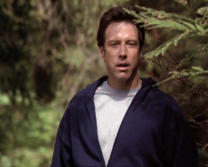 Charmed-Online-dot-net_119OutOfSight0108.jpg