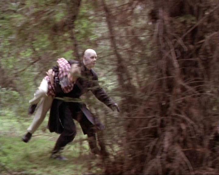 Charmed-Online-dot-net_119OutOfSight0124.jpg