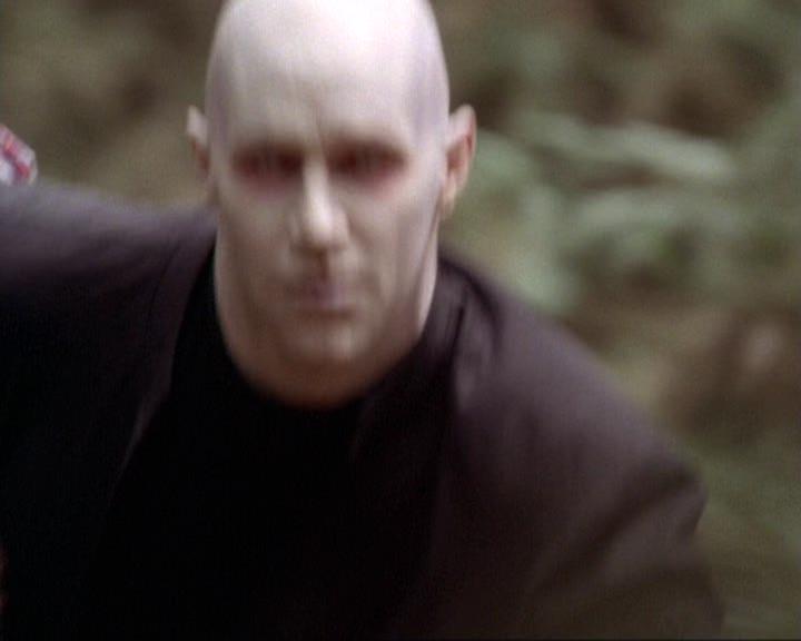 Charmed-Online-dot-net_119OutOfSight0125.jpg