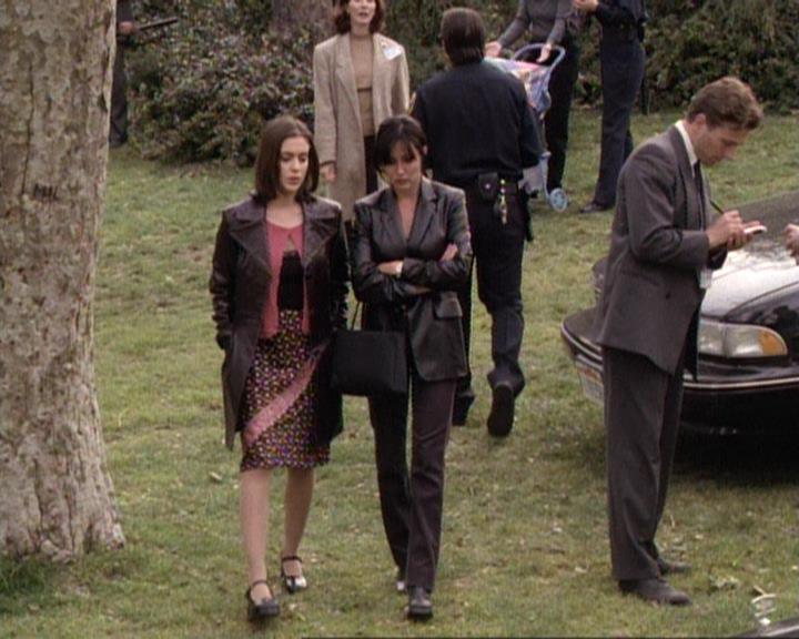 Charmed-Online-dot-net_119OutOfSight0249.jpg