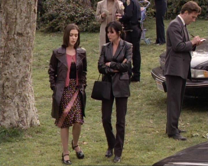 Charmed-Online-dot-net_119OutOfSight0251.jpg