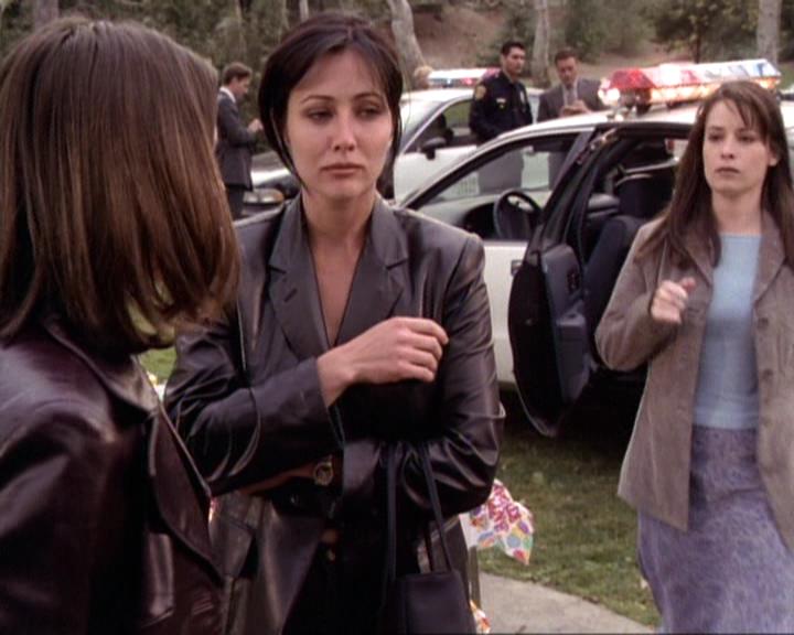 Charmed-Online-dot-net_119OutOfSight0290.jpg