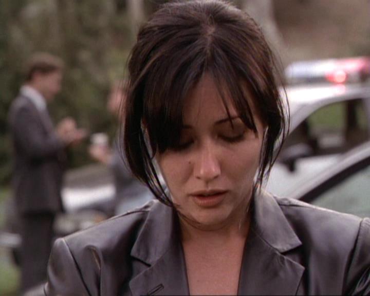 Charmed-Online-dot-net_119OutOfSight0305.jpg