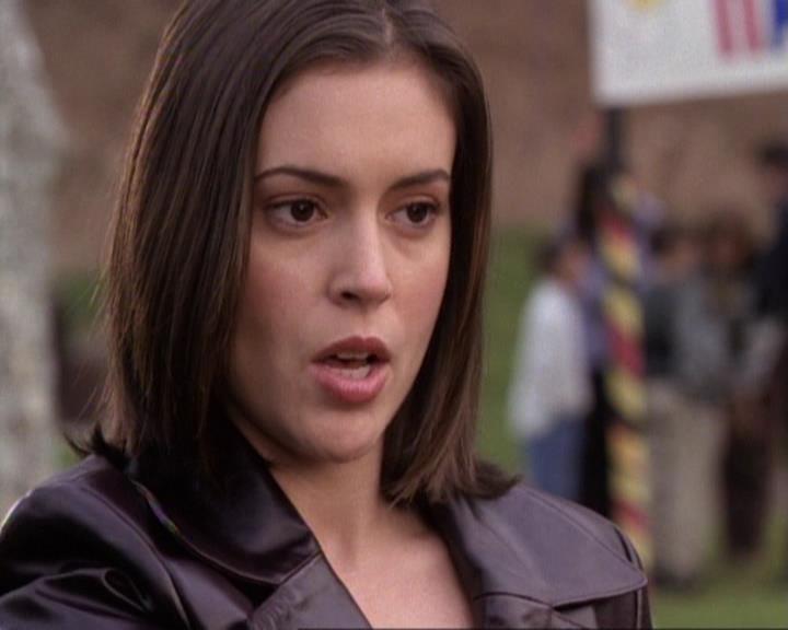 Charmed-Online-dot-net_119OutOfSight0316.jpg