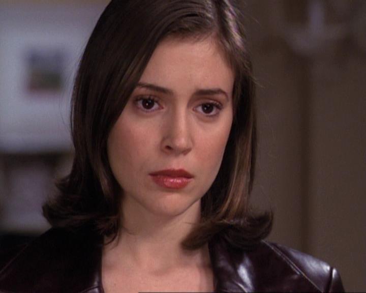 Charmed-Online-dot-net_119OutOfSight0702.jpg