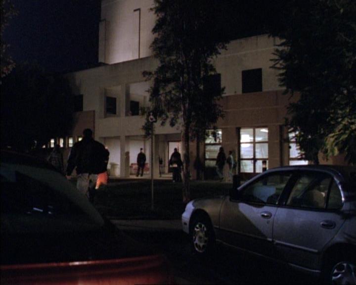 Charmed-Online-dot-net_119OutOfSight1008.jpg