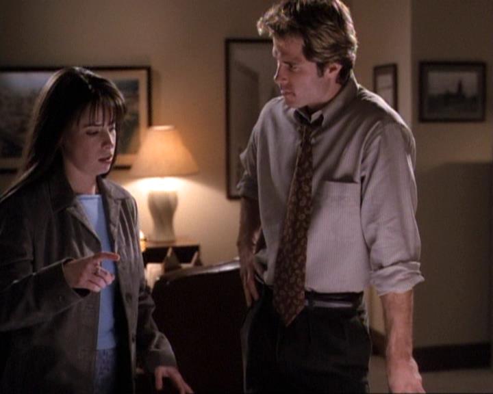 Charmed-Online-dot-net_119OutOfSight1014.jpg
