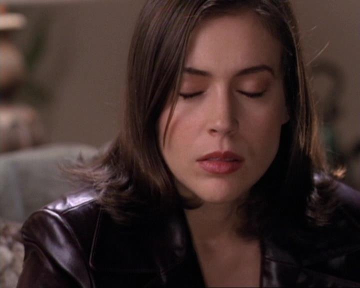 Charmed-Online-dot-net_119OutOfSight1180.jpg