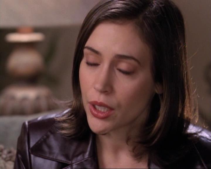 Charmed-Online-dot-net_119OutOfSight1185.jpg