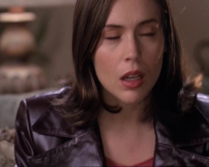 Charmed-Online-dot-net_119OutOfSight1225.jpg Charmed-Online-dot-net_119OutOfSight1225.jpg