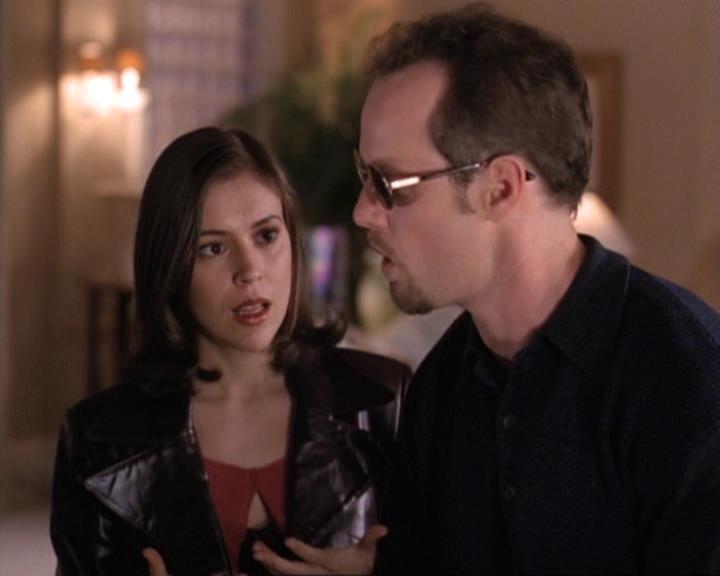 Charmed-Online-dot-net_119OutOfSight1244.jpg