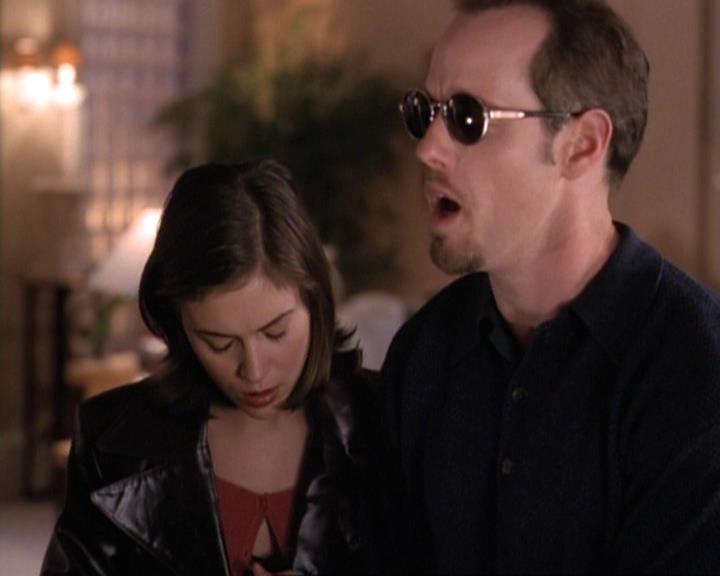 Charmed-Online-dot-net_119OutOfSight1256.jpg