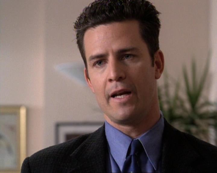 Charmed-Online-dot-net_119OutOfSight1420.jpg