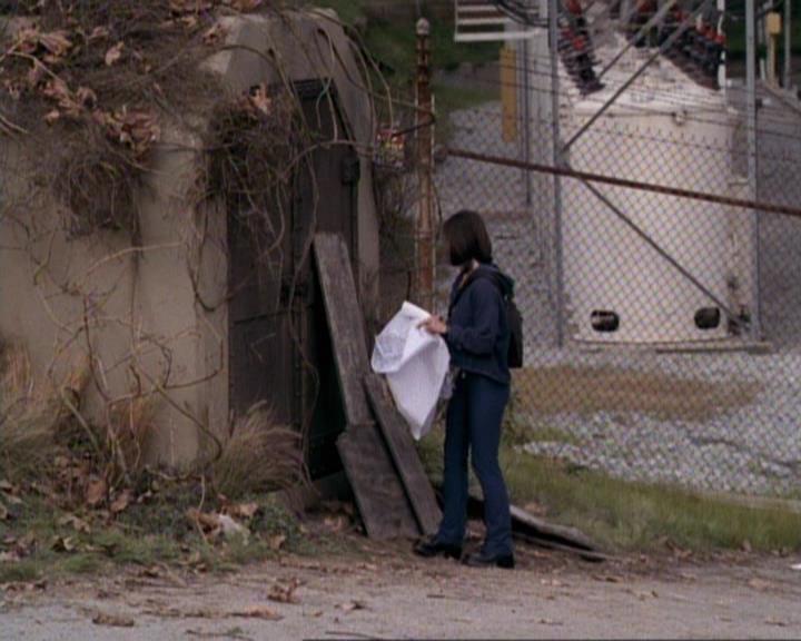 Charmed-Online-dot-net_119OutOfSight1456.jpg