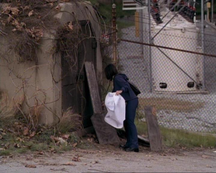 Charmed-Online-dot-net_119OutOfSight1458.jpg