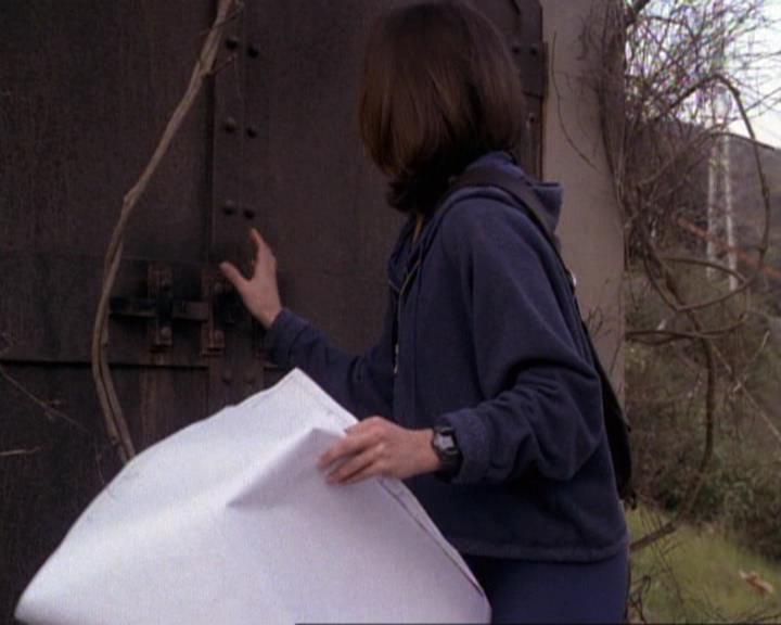 Charmed-Online-dot-net_119OutOfSight1462.jpg