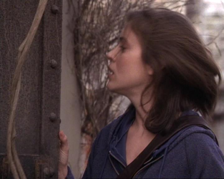 Charmed-Online-dot-net_119OutOfSight1464.jpg