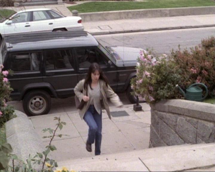 Charmed-Online-dot-net_119OutOfSight1484.jpg