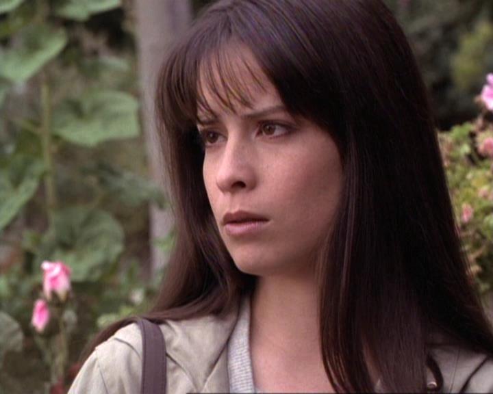 Charmed-Online-dot-net_119OutOfSight1495.jpg